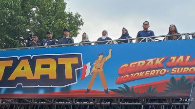 Gubernur Jatim Memberangkatkan Gerak Jalan Mojokerto- Surabaya