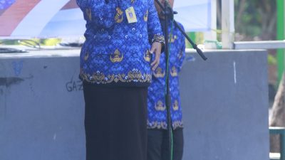 FOTO: Ibu Camat.