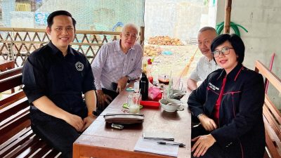 Ketua Wilayah Jawa Timur Persatuan Advokat Indonesia (PERADIN) Beserta Jajaran Kuliner Bakso Lemak di Jombang