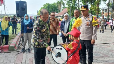 Pj. BUPATI JOMBANG MEMBUKA GRAND FINAL FESTIVAL DRUM BAND TINGKAT TK DAN PAUD DALAM RANGKA HARI JADI KABUPATEN JOMBANG KE-113