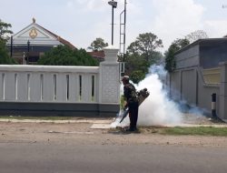 MENCEGAH PENYEBARAN PENYAKIT DEMAM BERDARAH DENGUE DENGAN FOGGING DI DESA GROGOL KECAMATAN DIWEK JOMBANG