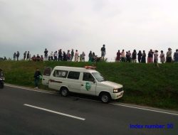 PEMANCING IKAN TEWAS DI TEPI SUNGAI BRANTAS JOMBANG