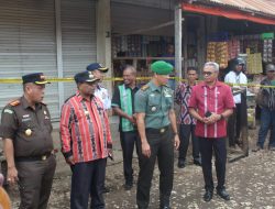 Dandim 1621/TTS Dampingi Pjs. Bupati Tinjau Pasar Inpres So’e Pasca Kebakaran