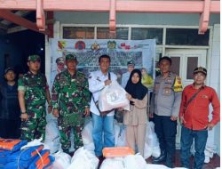 Kepala Desa Panenjoan H Asep Permana SE Salurkan Bantuan Kepada Korban Bencana Angin Puting Beliung