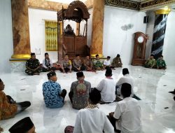 CAMAT KESAMBEN SAFARI RAMADHAN KE DESA-DESA BERSAMA KAPOLSEK DAN DANRAMIL