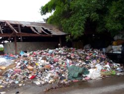 Sampah Menggunung di Area Jalan Baru Desa Tobat Balaraja