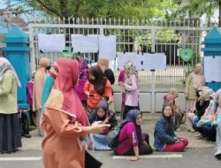 Gaji Selama 3 Bulan Belum Juga Dibayarkan, Sejumlah Guru PAUD Kabupaten Maros Gelar Demo