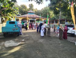 BABINSA KORAMIL 1621/01 KOTA SOE BERSINERGI DENGAN POLRI AMANKAN SHOLAT IDUL FITRI 1 SYAHWAL 1445 H DI MASJID ARRAHMAN