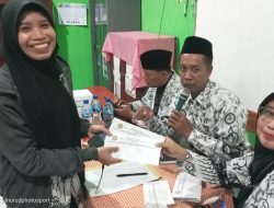 PGRI CABANG GEDANGAN BERBAGI KEBAHAGIAAN MELALUI SANTUNAN YATIM PIATU DAN DUAFA