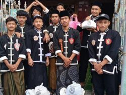 IKS PI Kera Sakti Kebalan Kulon Bagikan Zakat Fitrah Kepada Orang Yang Tidak Mampu di Kebalan Kulon, Sekaran Lamongan