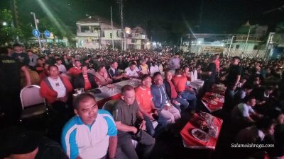 Foto: Suasana Nobar perempat final antara TIMNAS Vs KORSEL di Taman Informasi Kab. Jombang.