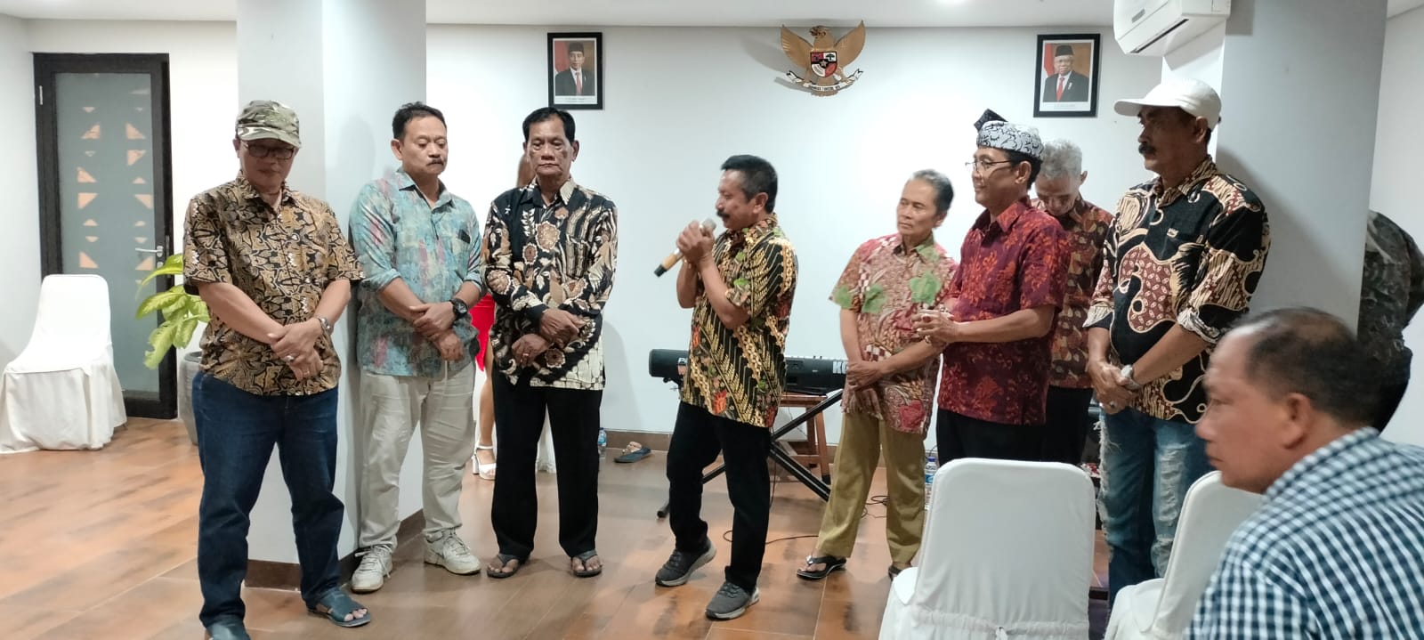 Foto: Sambutan Penasehat dan Penggagas FORKEB KEBRAON Bapak Gatot Setyabudi SH. didampingi Team dan Ketua FORKEB KEBRAON.