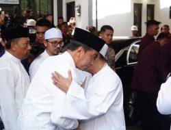 Presiden Jokowi Melayat Umi Syarifah Salma Istri Habib Luthfi bin Yahya