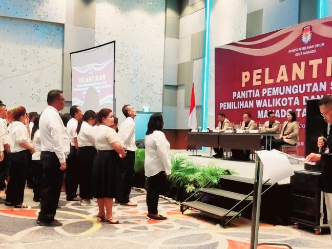 Pelantikan Panitia Pemungutan Suara (PPS) untuk Pilkada Manado.