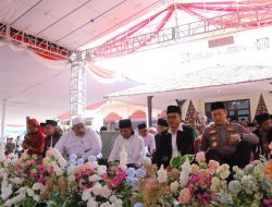 Didepan Ribuan Masyarakat, Bupati Bandung Sampaikan Program Insentif Guru Ngaji