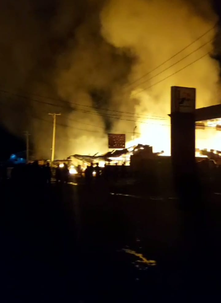 Foto: Malam kejadian penembakan dan pembakaran di Kampung Kepas Kopo Distrik Paniai Timur Kabupaten Paniai, Provinsi Papua Tengah.