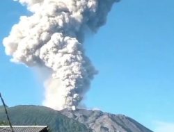Gunung Api Gamkonora Kembali Keluarkan Gemuruh dan Erupsi Semburkan Abu Vulkanik
