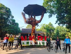 SITUS NDALEM POJOK BUNG KARNO MENJADI CEK POINT KOMUNITAS SEPEDA