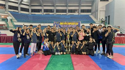 FOTO BERSAMA ATLET JKC DAN OFFICIAL SAAT KEMENANGAN.