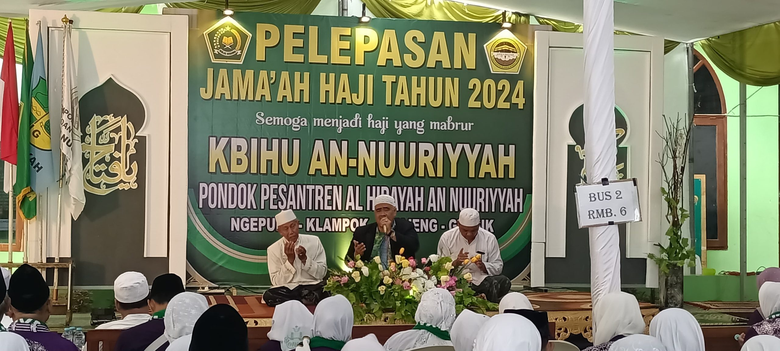 Foto: Acara istighosah yang dipimpin oleh KH. Khisol Muttaqin, M.Pd.I sebelum acara dimulai. (Sule/SO)