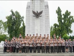 DALAM RANGKA MENYAMBUT HUT BHAYANGKARA YANG KE-78 TAHUN WAKAPOLDA SUMUT ZIARAH KE MAKAM PAHLAWAN