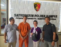SADIS!! KARENA TERGANGGU SAAT TELPONAN PRIA INI TEGA MENUSUK ANAK DIBAWAH UMUR HINGGA TEWAS