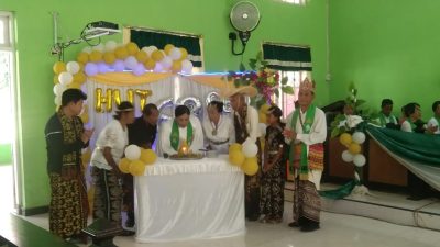 HUT GMIT Betel Dalehi Adakan Kebaktian Syukur Bersama Jemaat