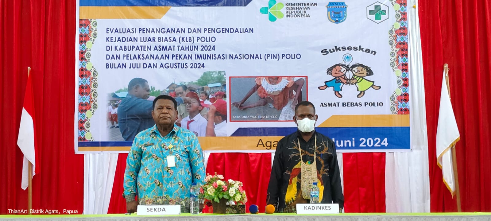 Foto sebelah kanan Asisten Sekda Bidang Administrasi dan Umum Riechard R.B Mirino,SKM,M.Kes Foto sebelah kiri Kepala Dinas Kesehatan Yonathan Kambu.