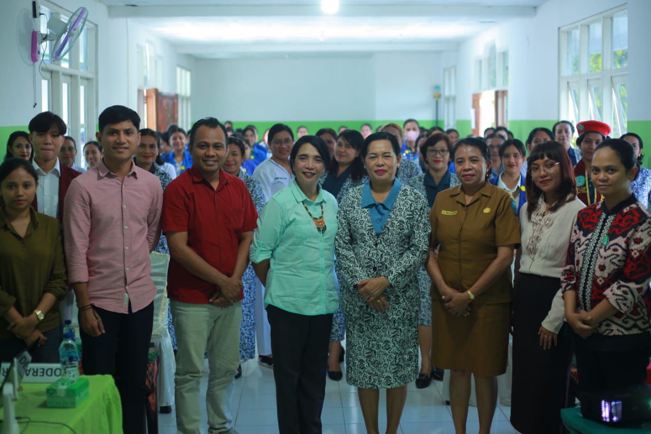 Foto bersama setelah kegiatan seminar.