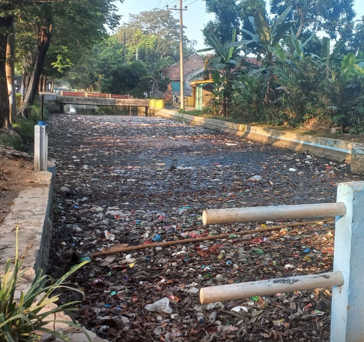 Foto: Kondisi sungai yang memprihatinkan.