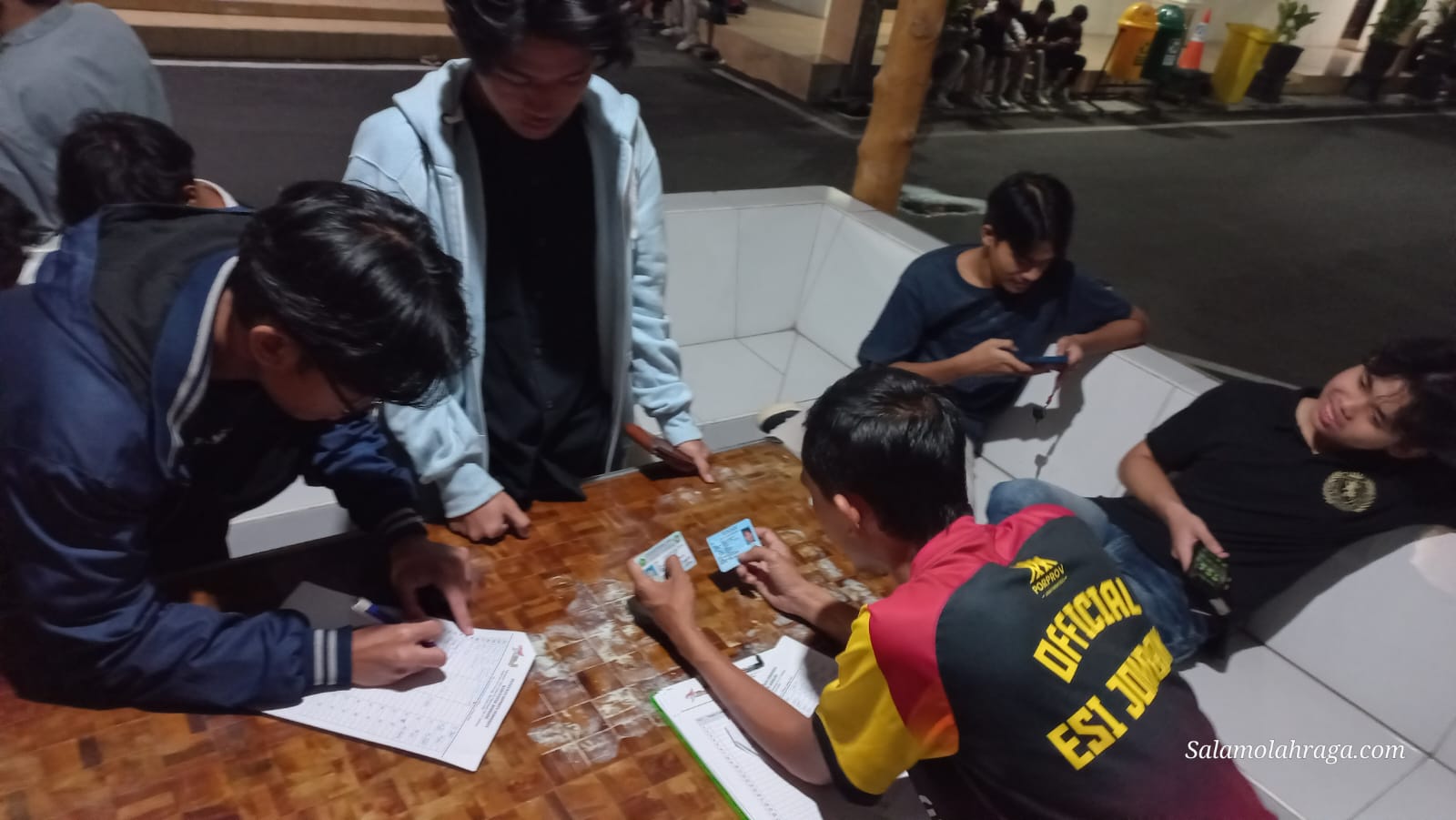 Foto: Pengurus ESI Jombang sedang lakukan final check peserta seleksi KAPOLDA CUP.