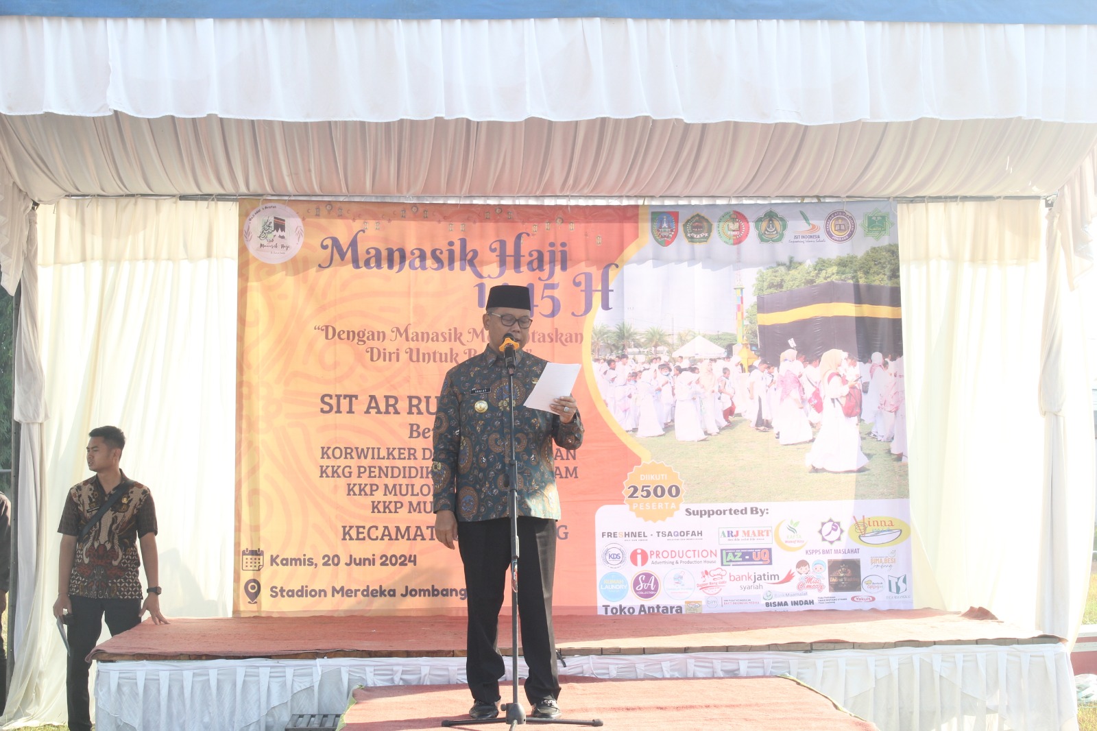Foto: Pj. Bupati Jombang Sugiat, S.Sos., M.Psi,. T. ketika membuka dan menyampaikan harapan dalam kegiatan Manasik Haji SIT Ar-Ruhul Jadid.