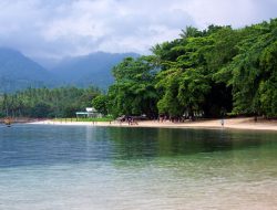 Wisata Pantai Pulau Kumo Tobelo