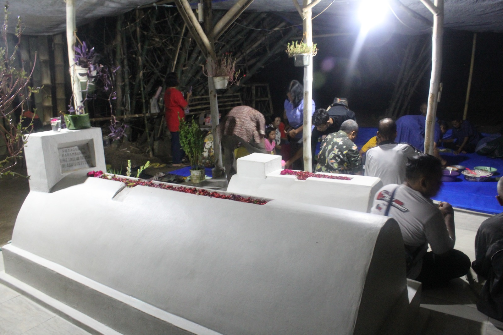 Foto: Makam Klas Dalimah dan bayinya.