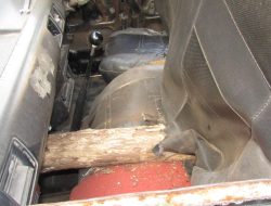 Dump Truck Serempet Dua Mobil di Talang Bulang