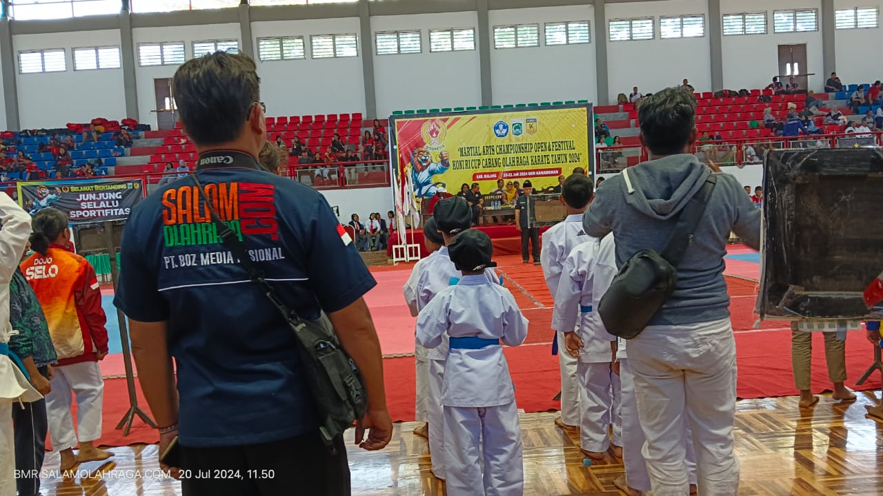 Foto: Peliputan upacara pembukaan Kejuaraan Karate JATIM Open dan Festival Piala KONI RI PUSAT TAHUN 2024 di GOR Kanjuruhan Malang.