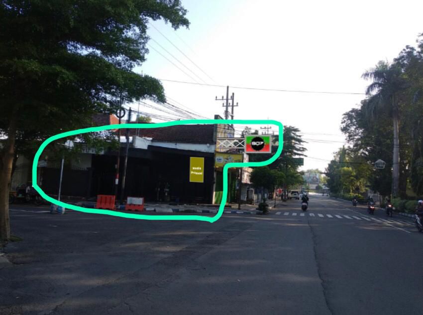 Foto: Letak toko BOZhp.