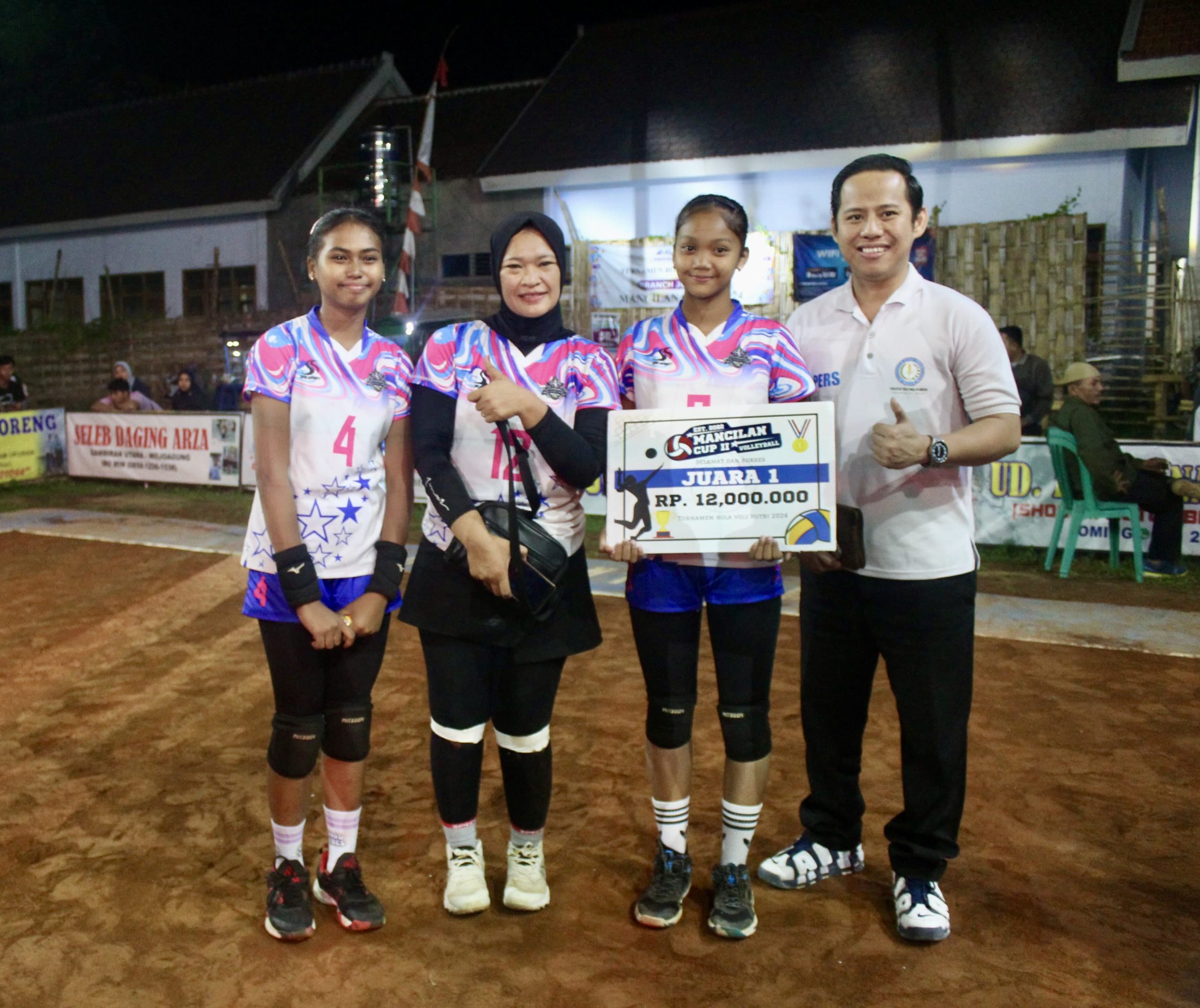 Foto: Ketua PWO Jombang bersama TBS sang juara.