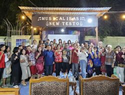 WALIKOTA BITUNG Ir. MAURITS MANTIRI.M.M. DISAMBUT BAIK OLEH WARGA BITUNG DI KOTA JAYAPURA