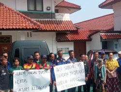 Puluhan Massa Kecam Hakim Setelah Beri Putusan Satu Keluarga di Kota Pekalongan  Bersalah, Kuasa Hukum Terdakwa Pikir-pikir