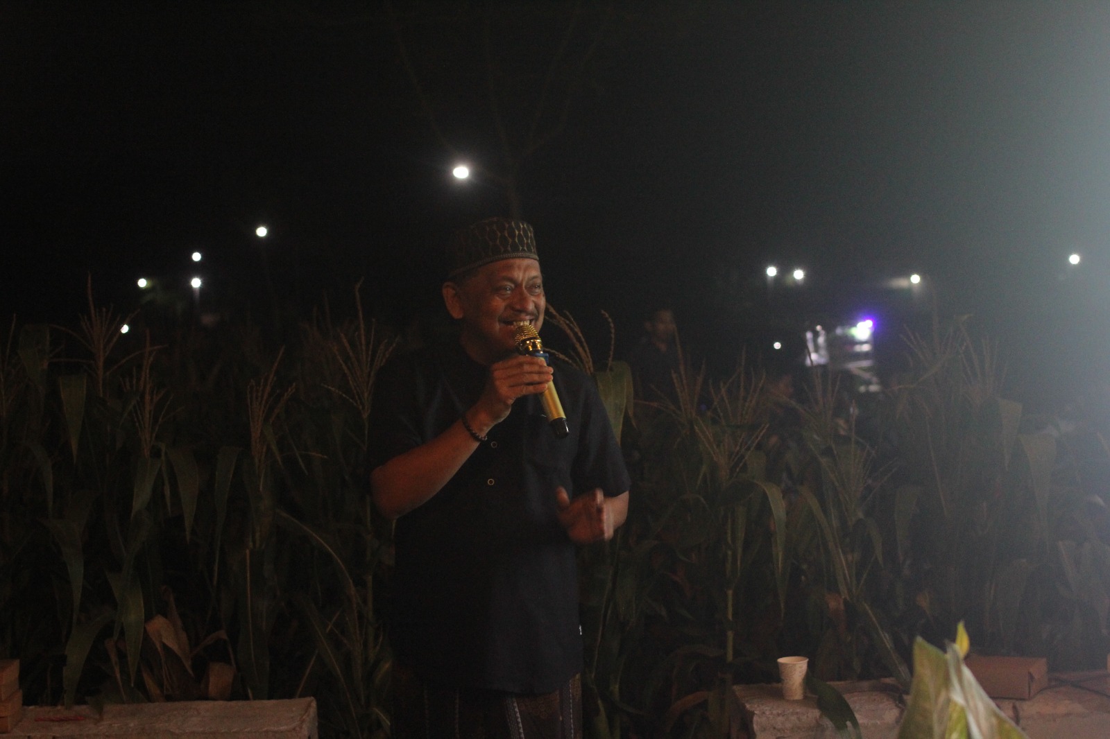 Foto: H. Ali Arifin, Kabid Destinasi dan Industri Pariwisata DISPORAPAR Jombang saat memberi sambutan dalam Program POKDARWIS membangun "Warisan Si Mbah" sebagai bagian spot wisata Makam Mbah Sayyid Ismail.