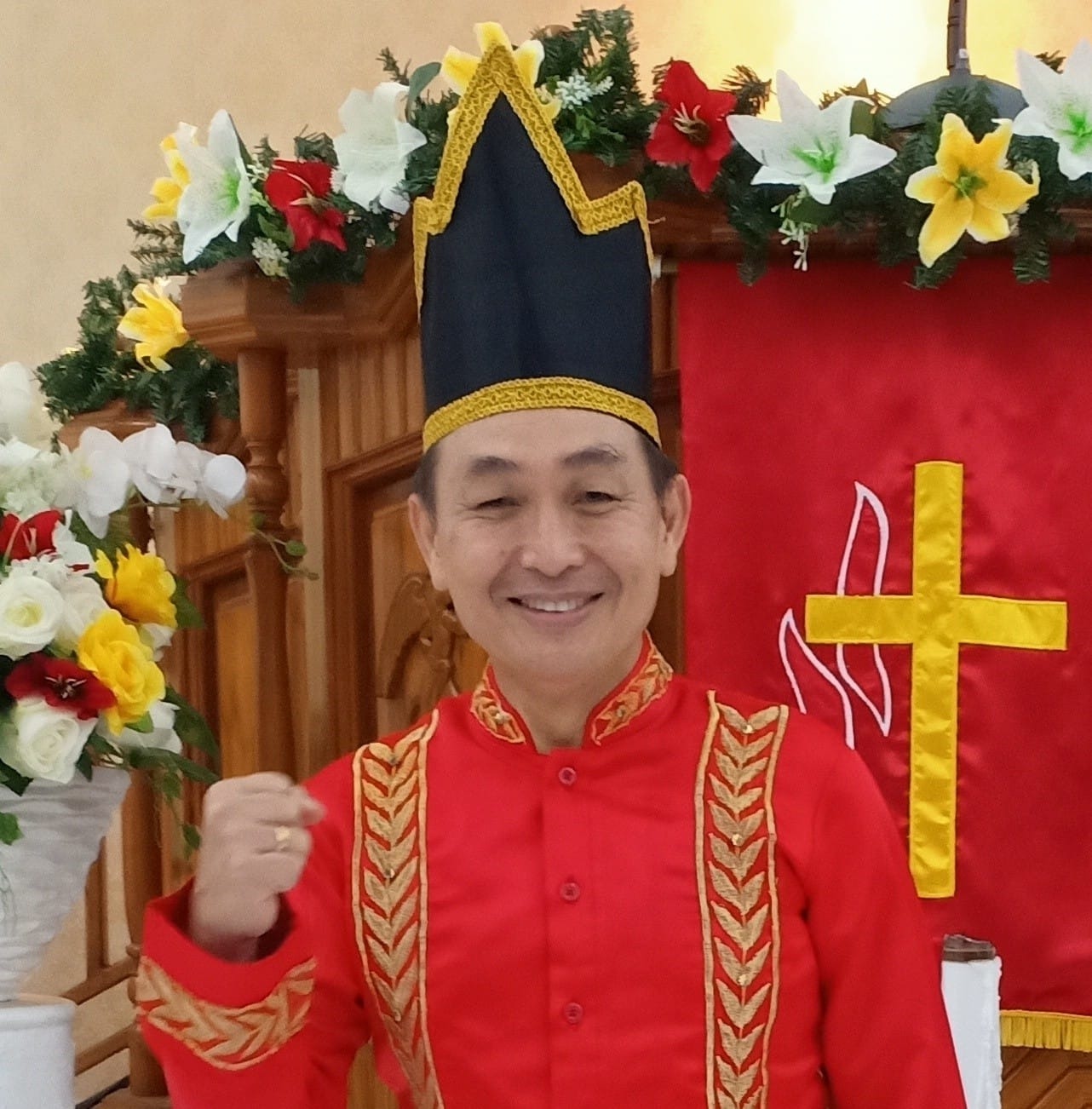 Foto: Penatua,dr. Nico Lumintang, SPb (K) KL.