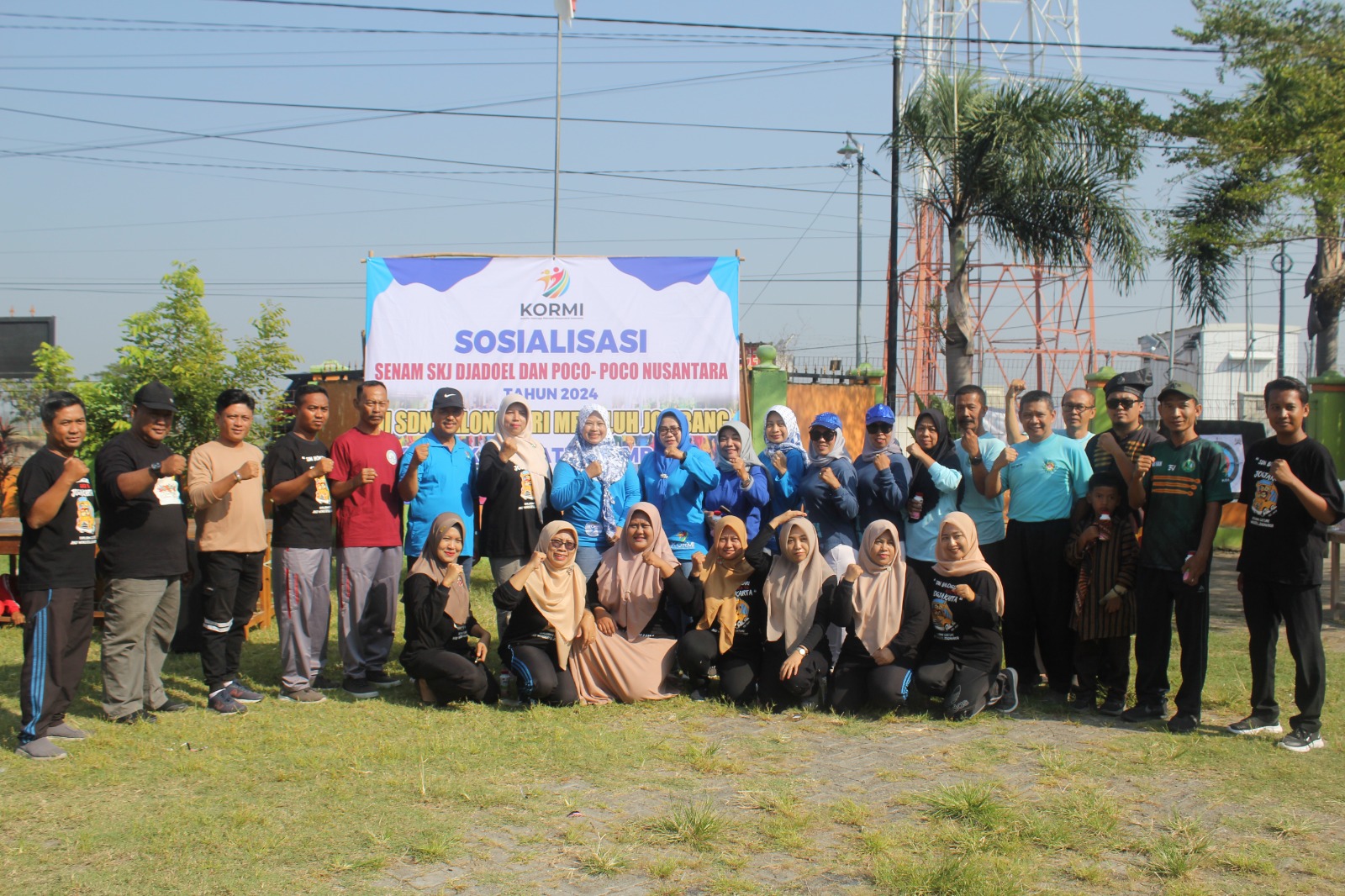Foto: KORMI Jombang bersama guru SDN Balong Sari 1 Megaluh Jombang.