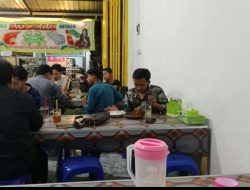 Pedagang Pecel Lele Lamongan Banjir Orderan di Malam Puncak Kemerdekaan