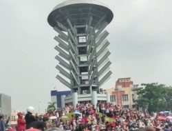 Pawai Karnaval HUT RI ke-79, Ribuan Masyarakat Kota Cilegon Penuhi Jalan