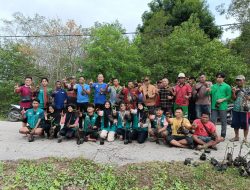 Pj. PENGHULU KAMPUNG ADAT ASLI ANAK RAWA PENYENGAT AJAK BAPEKAM DAN TOKOH ADAT TANAMI MANGROVE
