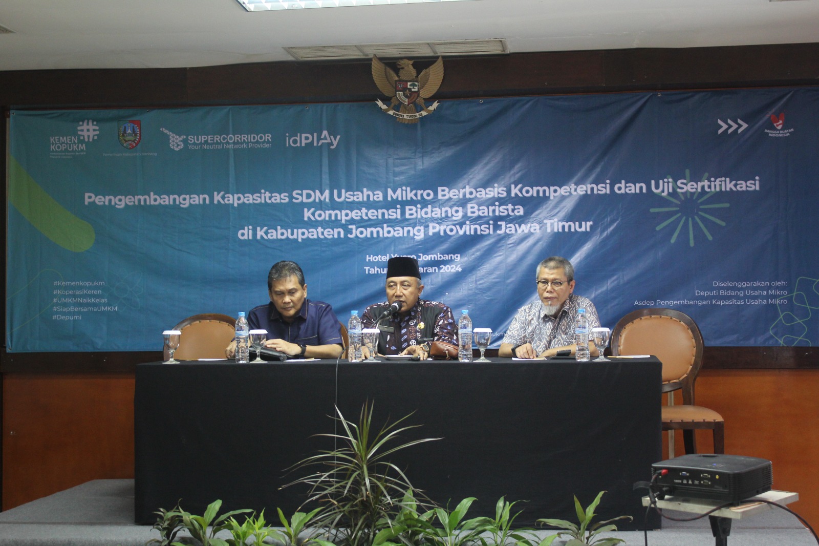 Foto: Kepala Dinas Koperasi dan UKM Kab. Jombang, Fahrudin Widodo memberi sambutan dan membuka program "Pengembangan Kapasitas SDM Usaha Mikro Berbasis Kompetensi dan Uji Sertifikasi Kompetensi Bidang Barista".