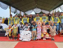 MERIAHKAN DIRGAHAYU KABUPATEN SUKABUMI KE-154 BOCAH CILIK LOMBA FASHION SHOW DARI BAHAN PLASTIK