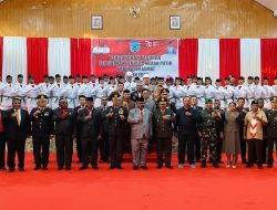 Bupati Asmat Mengukuhkan Pasukan Pengibar Bendera Sang Saka Merah Putih