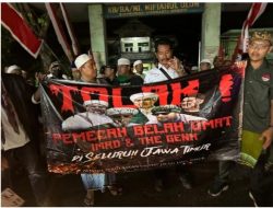 Ribuan Orang Demo Tolak Ceramah KH Imaddudin di Gresik